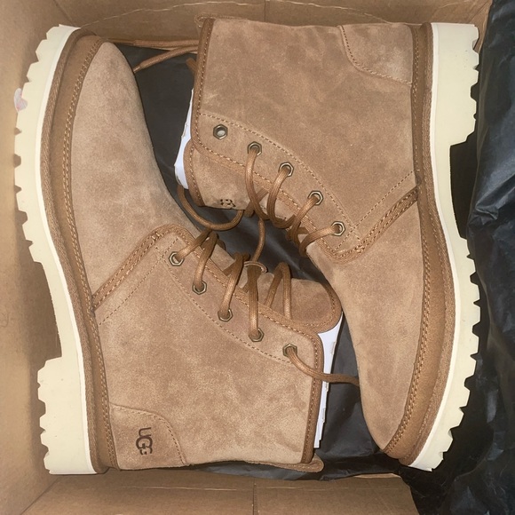 UGG for sale brand new never worn once main image 4